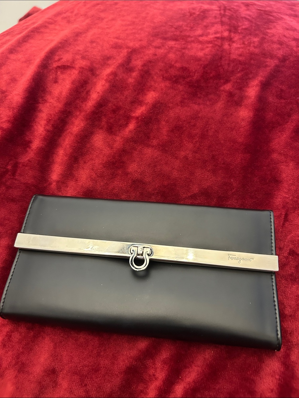 Salvatore Ferragamo Black Leather Card & Key Holder with Silver Gancini Bar